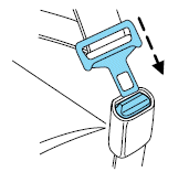 5. To put the retractor in the automatic locking mode, grasp the shoulder portion